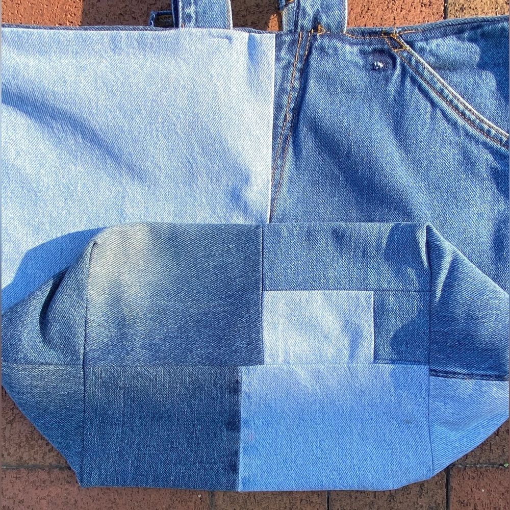 DENIM PATCHWORK TOTE - Picture 4 of 5